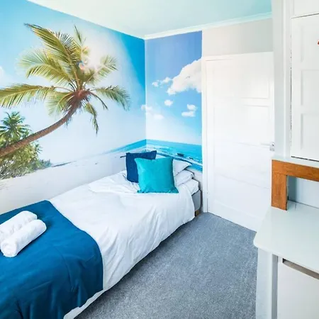 Villa Comfortable House Knaresborough With 2 Parking Spaces & Garden *