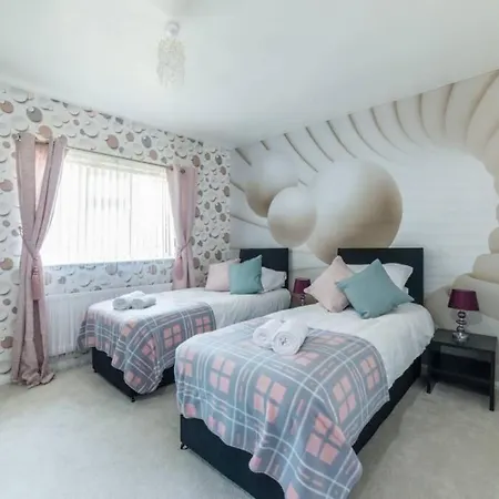 Villa Comfortable House Knaresborough With 2 Parking Spaces & Garden