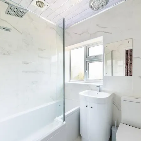Comfortable House Knaresborough With 2 Parking Spaces & Garden * 내어스버러