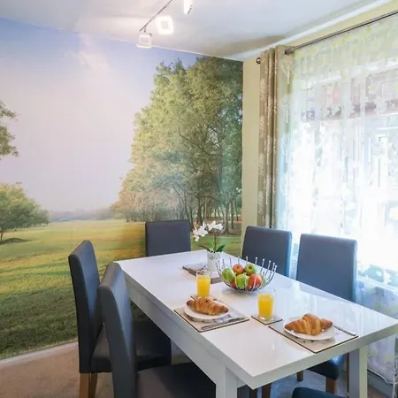 Comfortable House Knaresborough With 2 Parking Spaces & Garden